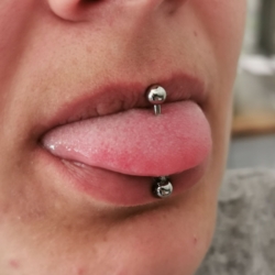 Piercing jezik
